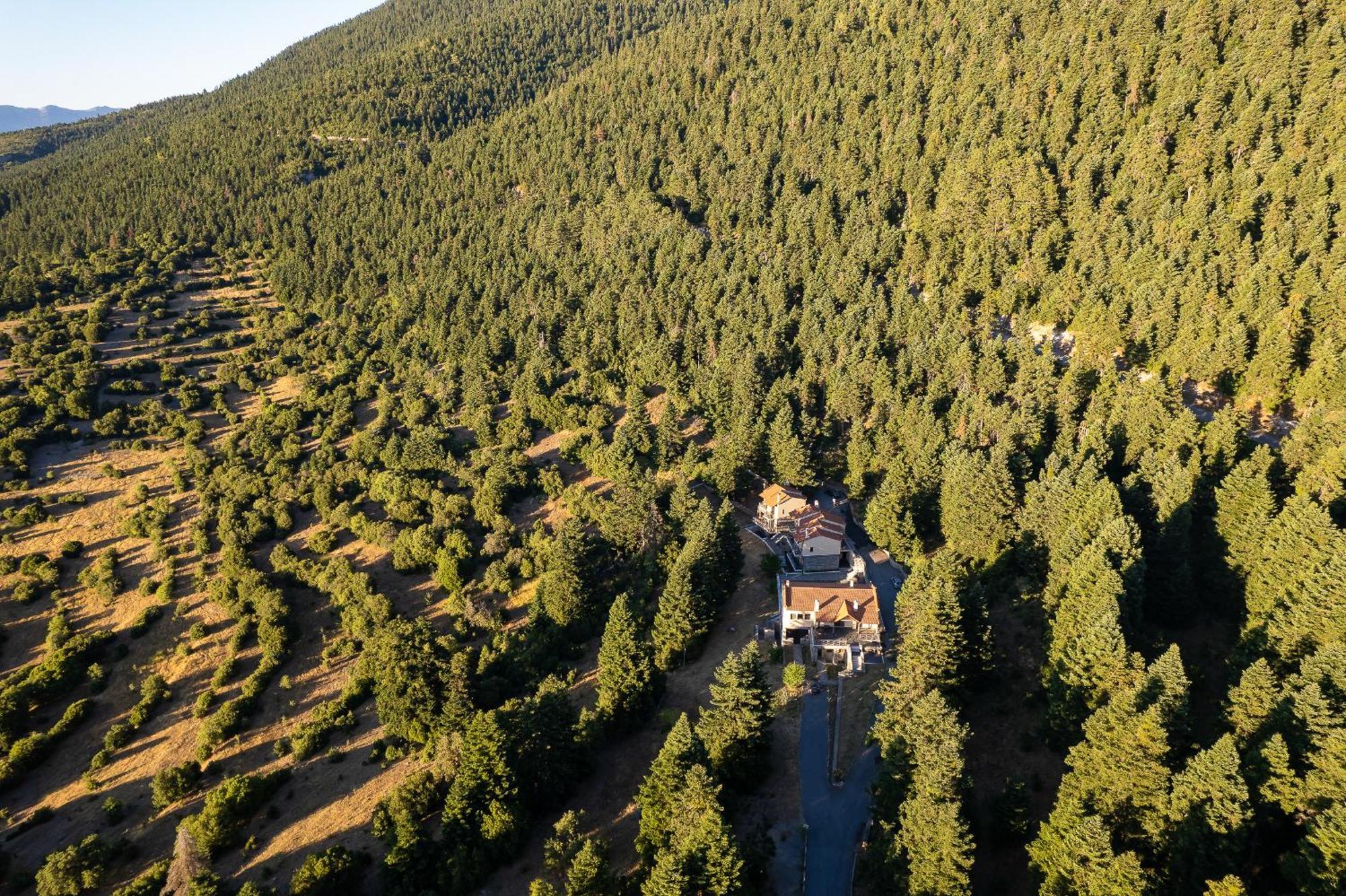 Natura Hotel Vitina Eksteriør billede