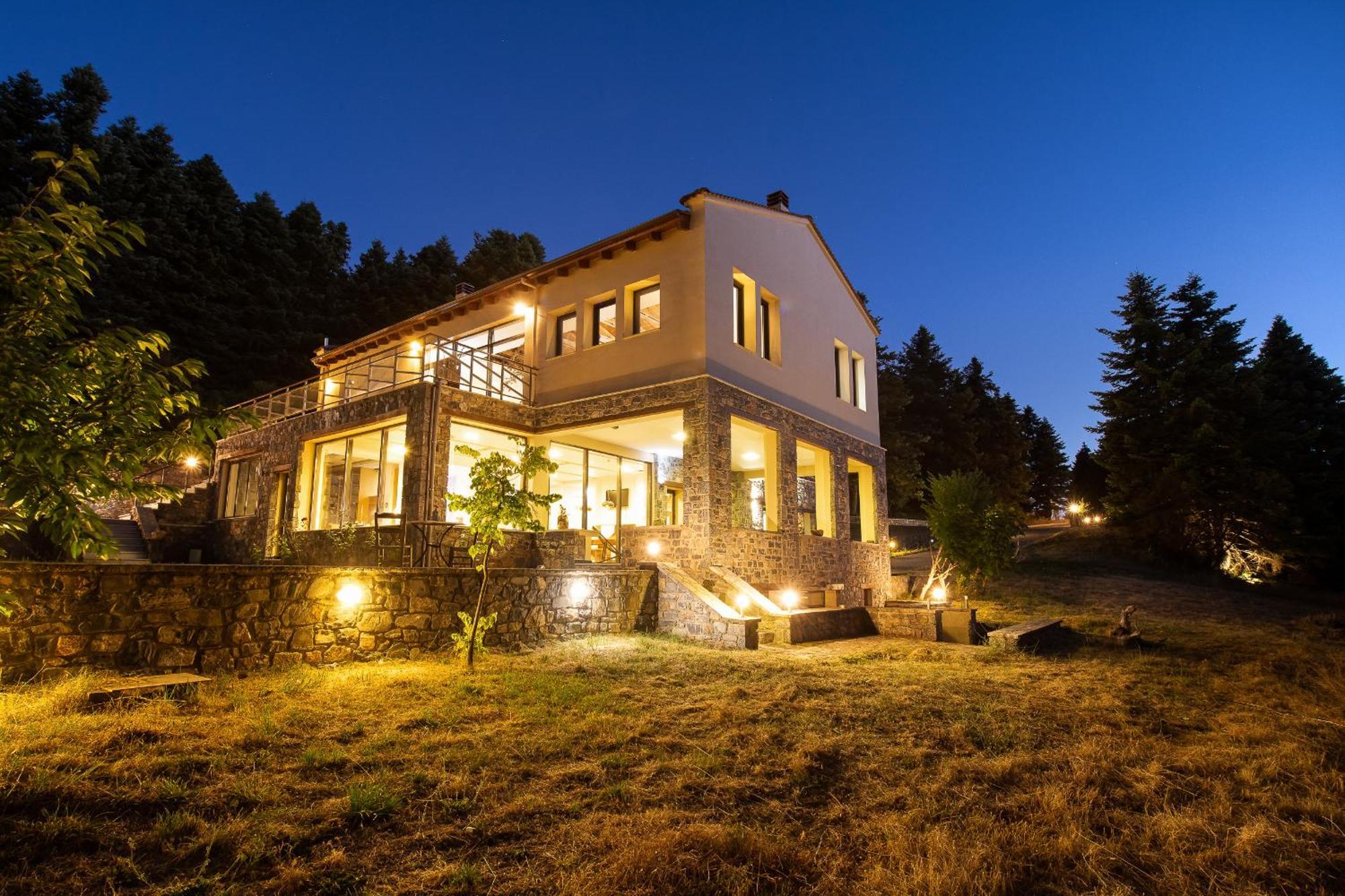 Natura Hotel Vitina Eksteriør billede