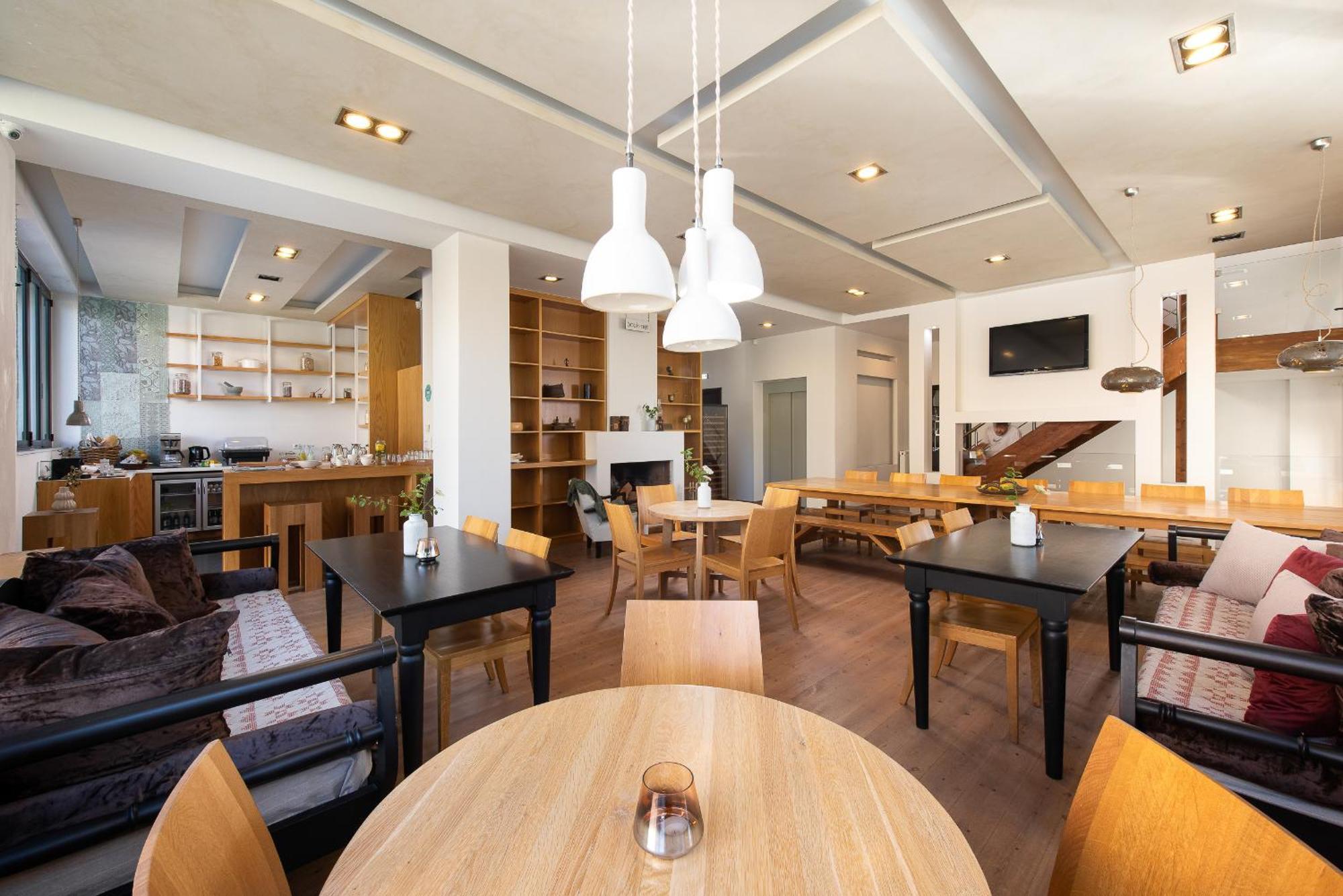 Natura Hotel Vitina Eksteriør billede