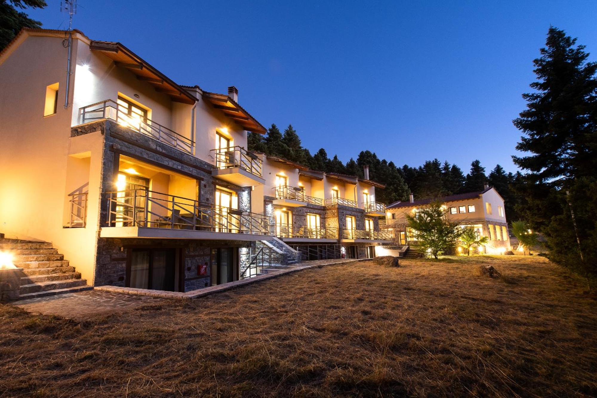 Natura Hotel Vitina Eksteriør billede