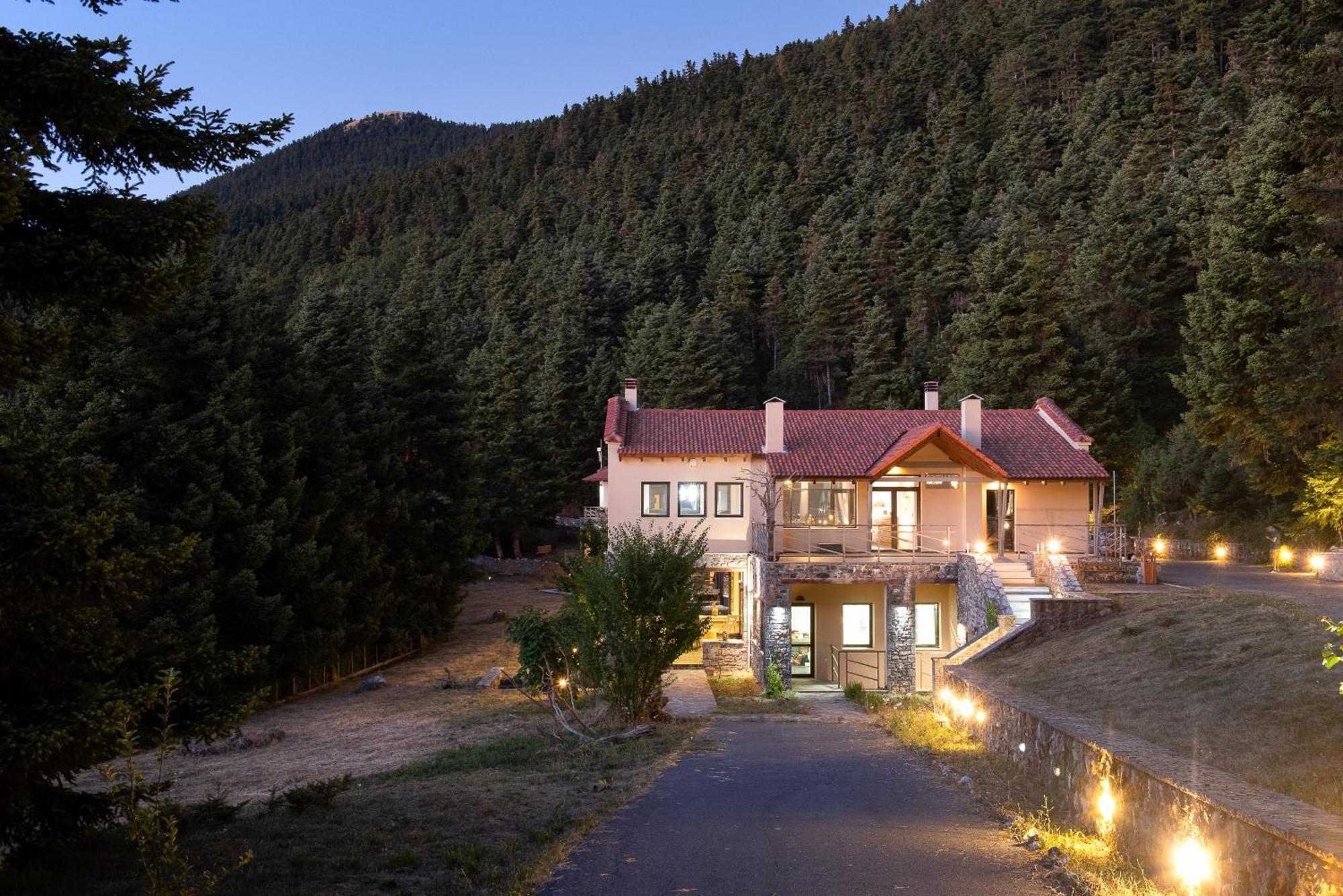 Natura Hotel Vitina Eksteriør billede