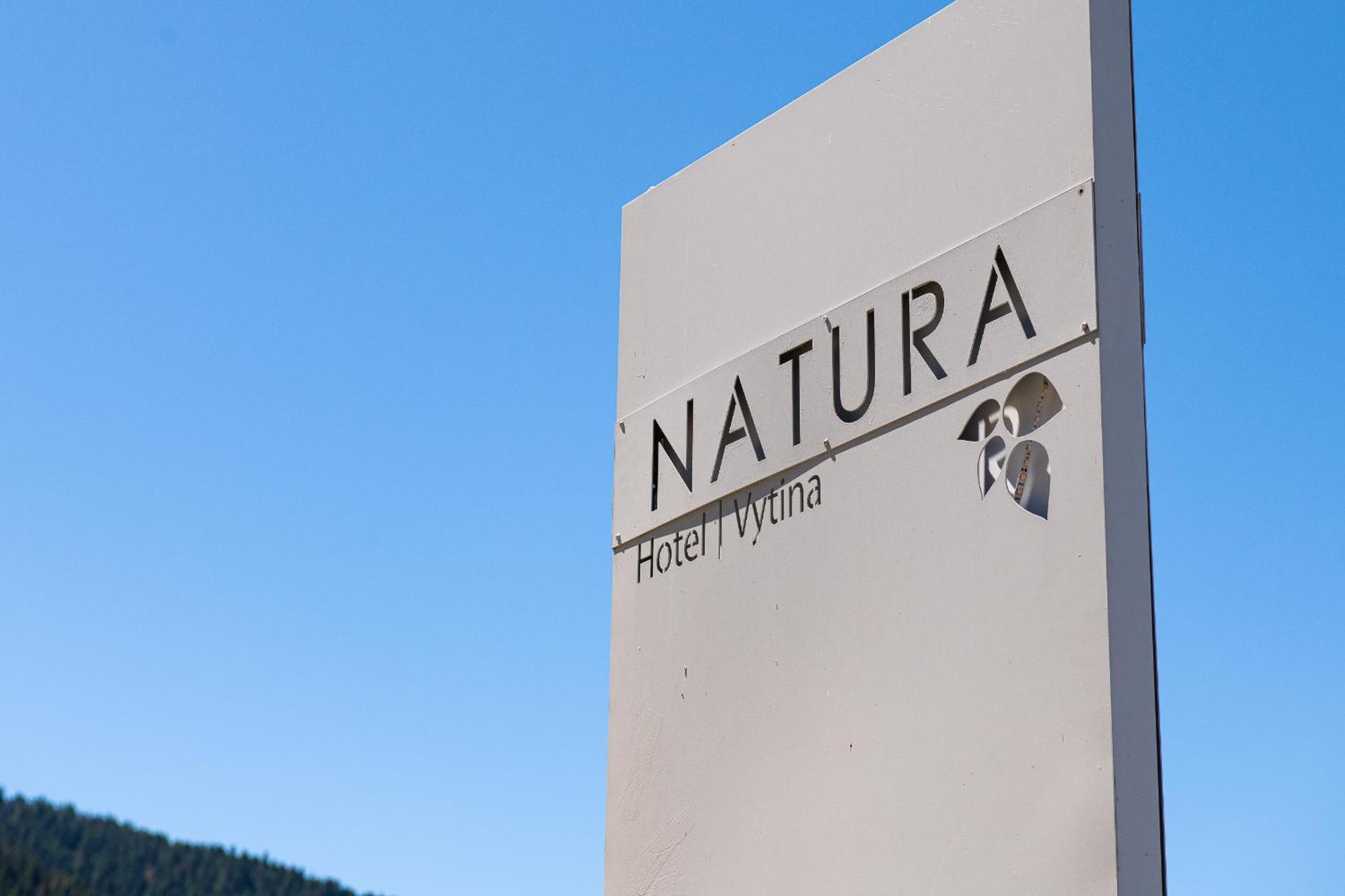 Natura Hotel Vitina Eksteriør billede