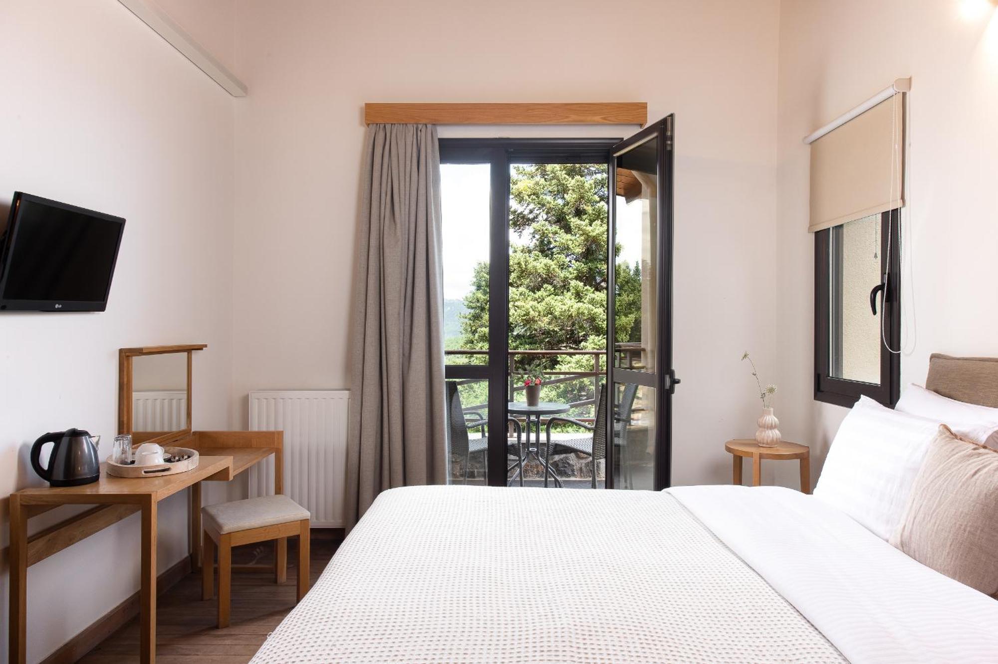 Natura Hotel Vitina Eksteriør billede