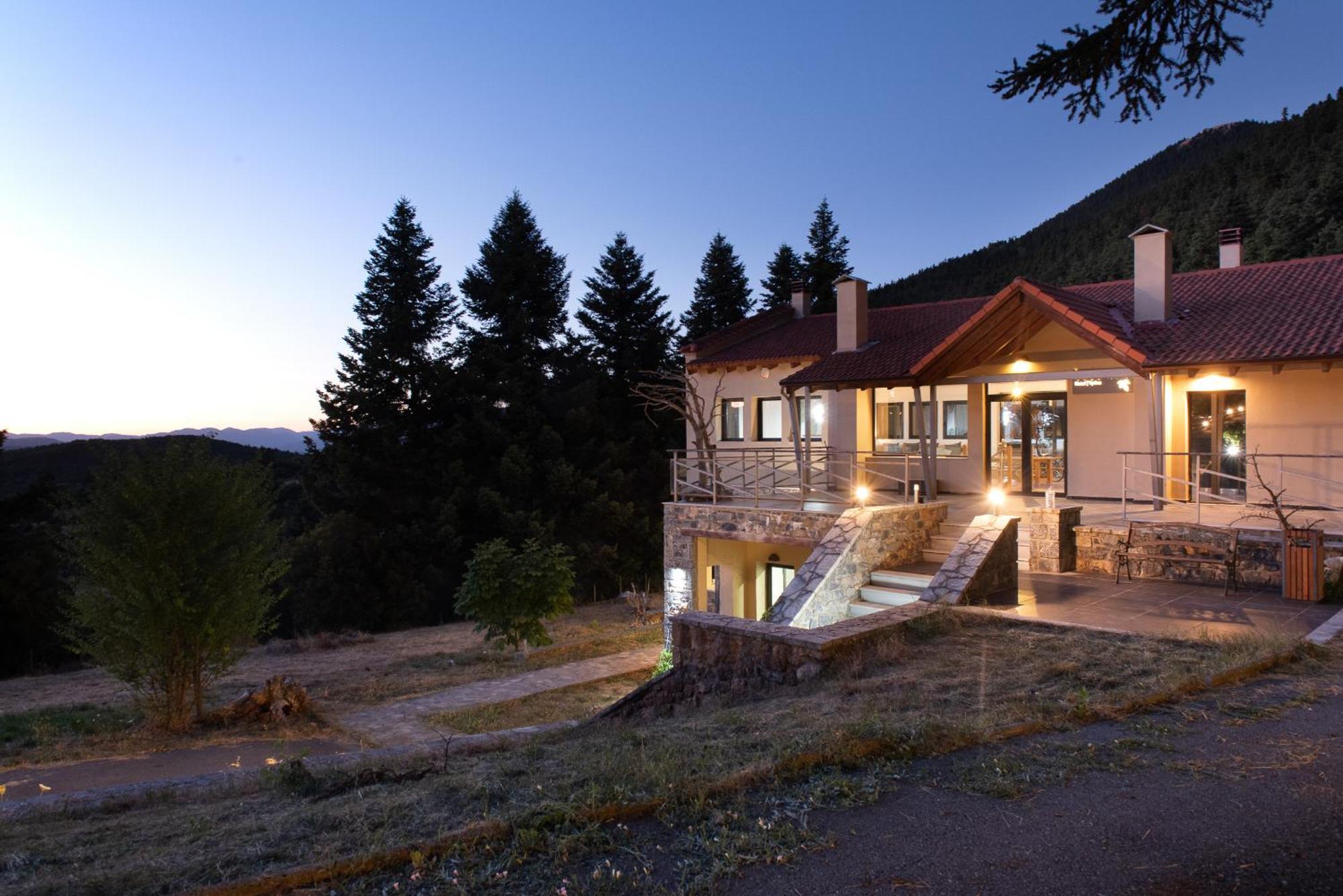 Natura Hotel Vitina Eksteriør billede